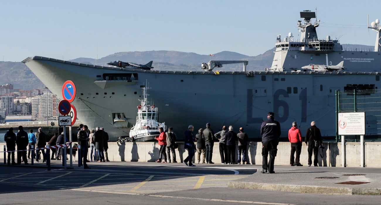 Fotos: El portaaviones &#039;Juan Carlos I&#039; llega a Getxo