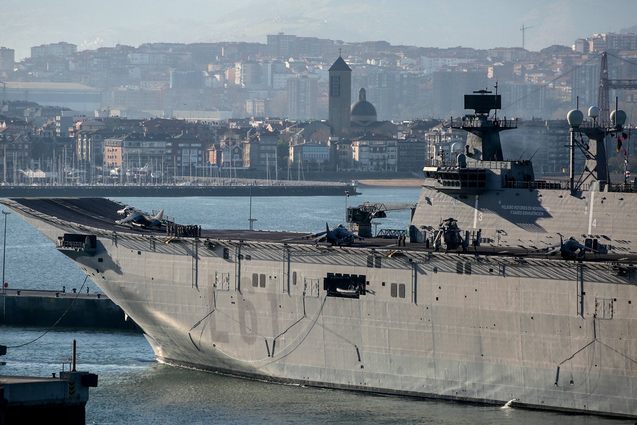 El buque insignia de la Armada española permanecerá atracado hasta el domingo para poder ser visitado