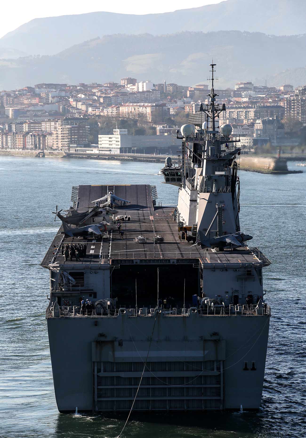 Fotos: El portaaviones &#039;Juan Carlos I&#039; llega a Getxo