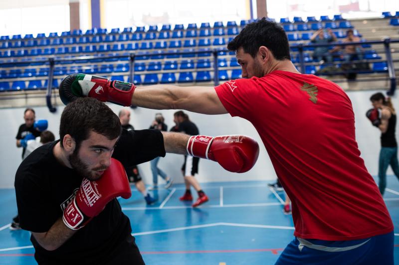 Fotos: Jon Fernández imparte un seminario a varios aficionados al Boxeo