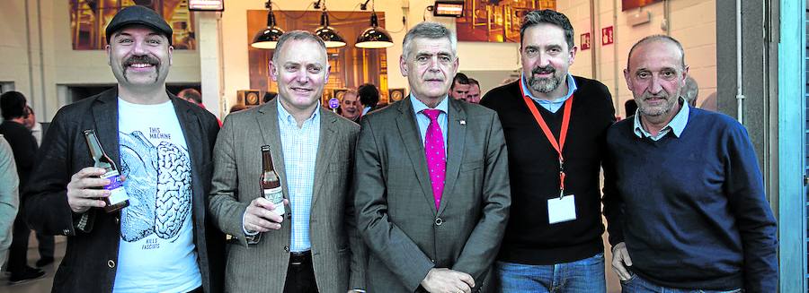 Iker Merchán, Eduardo Saiz Lekue, Kepa Odriozola, Jon Ruiz Ibinarriaga y Patxi Uriarte. 