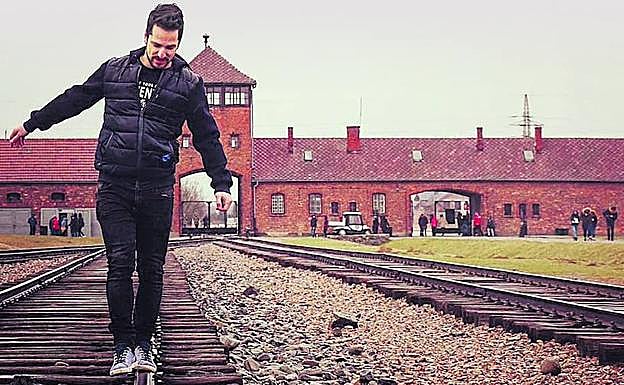 Una de las fotos colgadas en la cuenta de Twitter del Museo de Auschwitz.