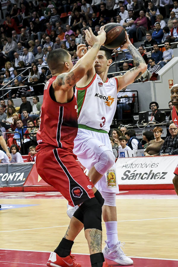 Fotos: Las mejores imágenes del Zaragoza - Baskonia
