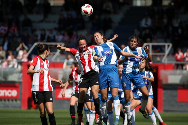 Fotos: Las rojiblancas caen por sorpresa en su estadio ante el conjunto perico