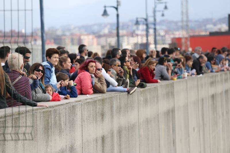 El barco mantendrá sus puertas abiertas para los curiosos hasta las 13:00 horas. 