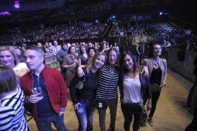 El pabellón de Miribilla se quedó pequeño para recibir a los asistentes, que disfrutaron de seis horas de música, nostalgia y diversión