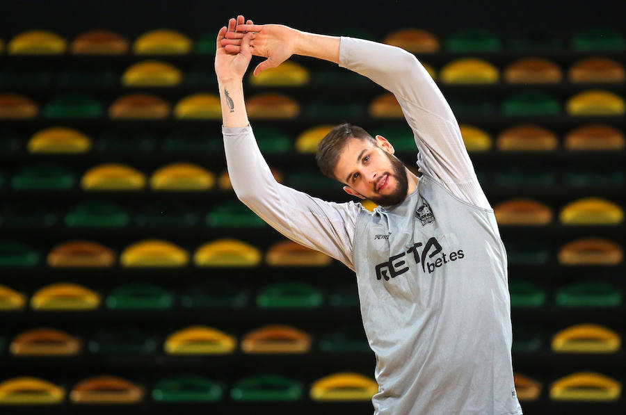 Los hombres de negro se preparan para el encuentro del domingo frente al palencia