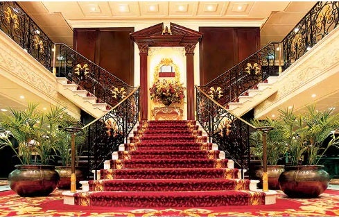 Fotos: Así es por dentro el crucero de lujo que dará la vuelta al mundo y parará en Getxo