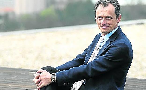 El ministro Pedro Duque, ayer en la sede de Tecnalia, en el Parque Tecnológico de Bizkaia. 