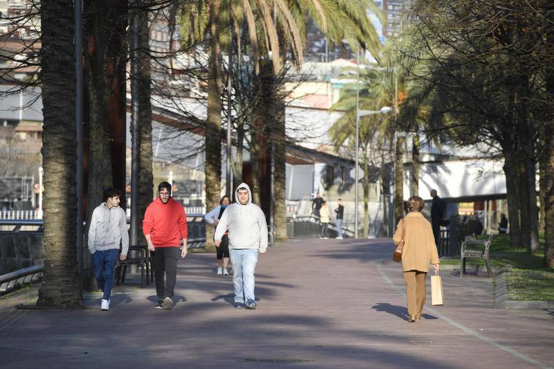 La ría siempre ofrece la tranquilidad para dar un buen paseo.