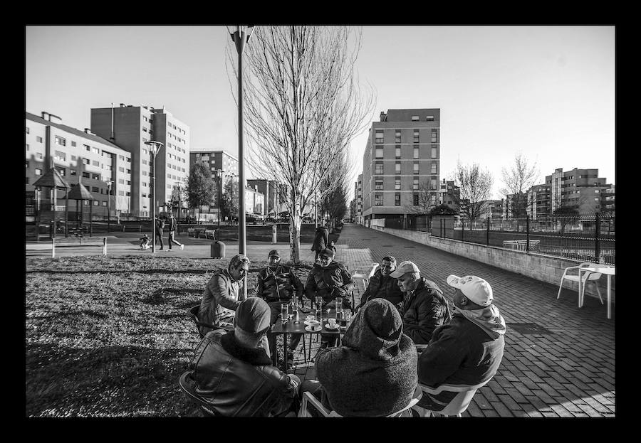 Recorrido fotográfico por uno de los barrios más jóvenes de Vitoria desde el particular punto de vista del artista