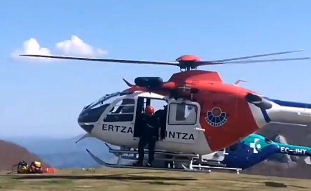 El helicóptero de la Ertzaintza, en el Anboto.