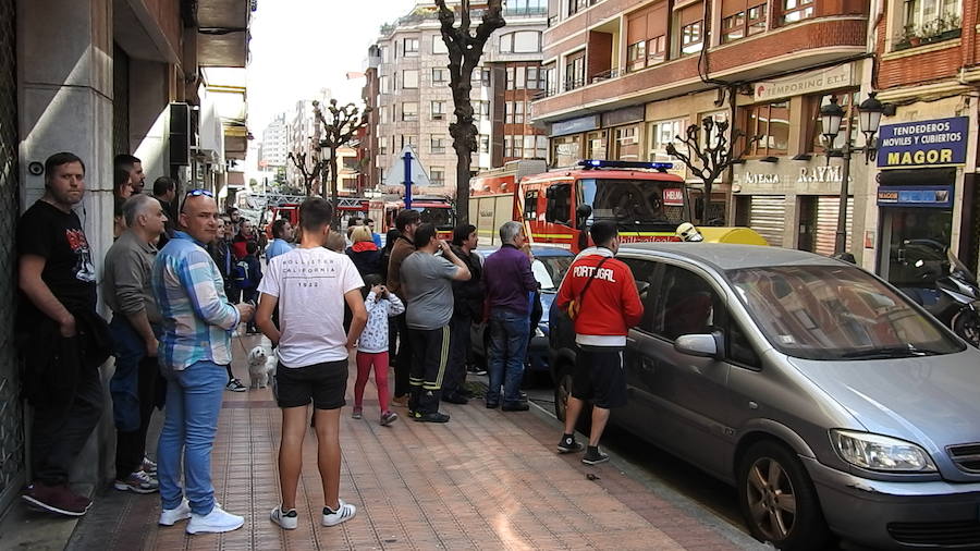 Cuatro personas han sido atendidas por inhalación de humo