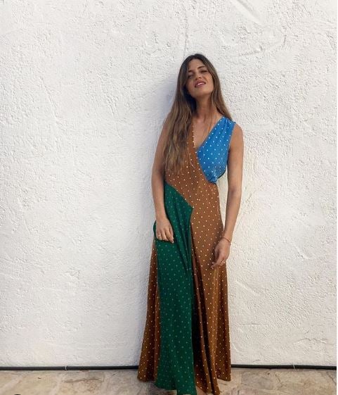 La presentadora suele recurrir a prendas cómodas y versátiles para conseguir looks naturales y frescos