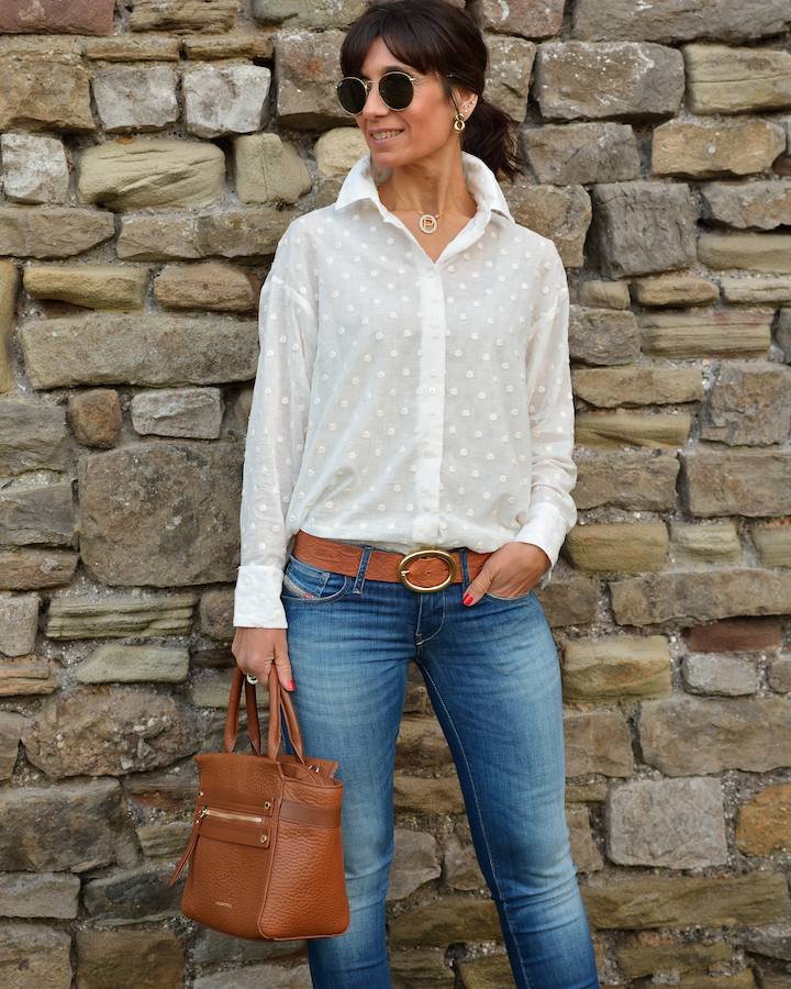 Esta getxotarra ha hecho de su cuenta de Instagram un espejo del estilo vizcaíno en el que se miran cada vez más mujeres de Reino Unido