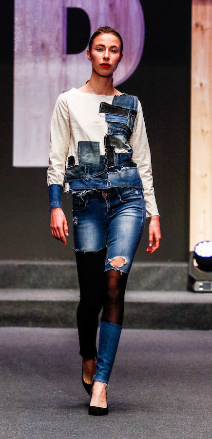 Los nuevos creadores pisan fuerte en la Pasarela Gasteiz On con originales looks, vestidos de ensueño, prendas recicladas y estilismos reivindicativos.