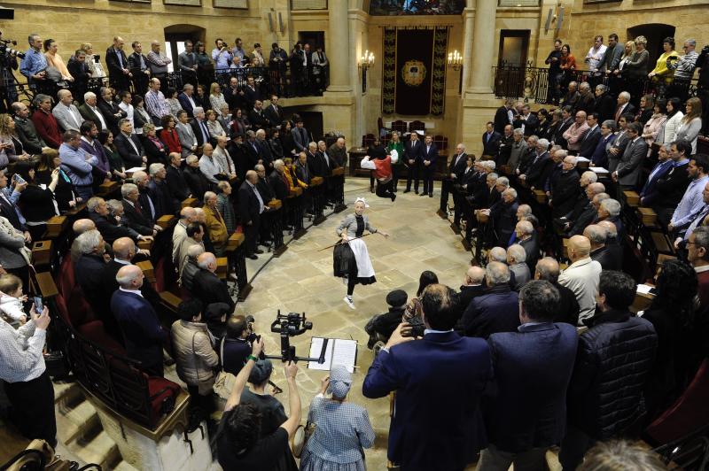 Fueron los que hace cuatro décadas lideraron los primeros ayuntamientos d ela democracia y hoy han vuelto a la actualidad política para recibir los agradecimientos por su labor