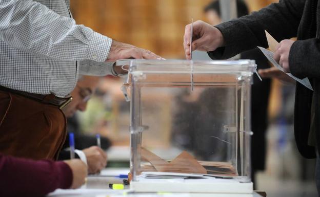El 20% de los elegidos para formar mesas electorales en Vitoria buscan librarse