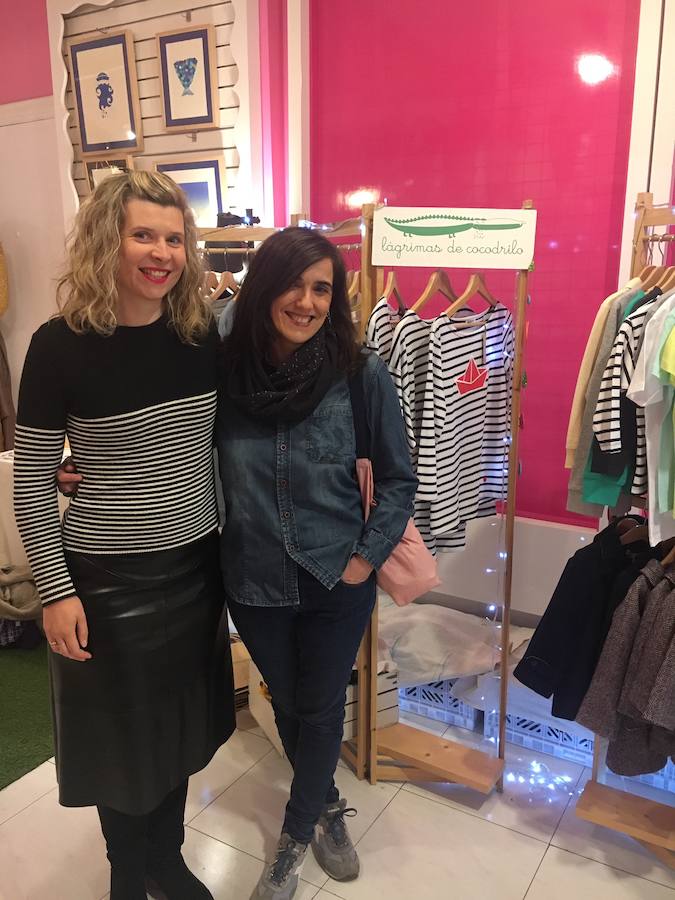 Aida y Eva, de Lágrimas de Cocodrilo, se dedican a crear divertida ropa infantil. 