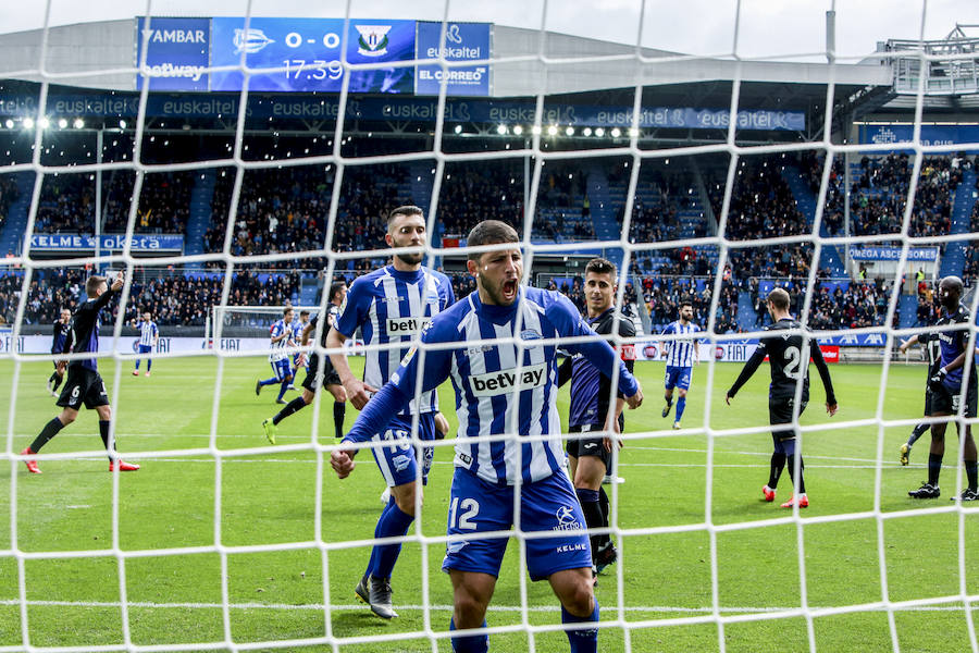 Imágenes correspondientes al partido de LaLiga Santander 2018-2019 disputado en el estadio de Mendizorroza