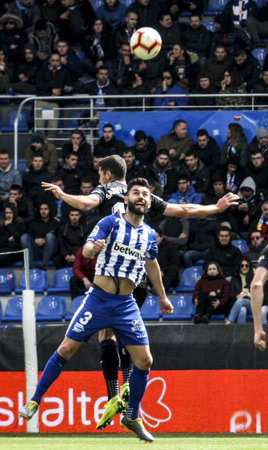 Imágenes correspondientes al partido de LaLiga Santander 2018-2019 disputado en el estadio de Mendizorroza