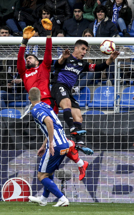 Imágenes correspondientes al partido de LaLiga Santander 2018-2019 disputado en el estadio de Mendizorroza