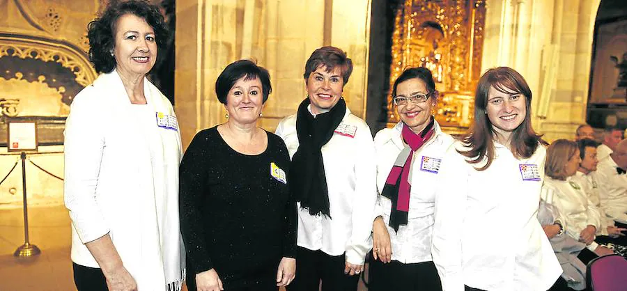 Loli Arribalzaga, Emma López, Maite Gorostiaga, Josune Sánchez y María Colungues. 