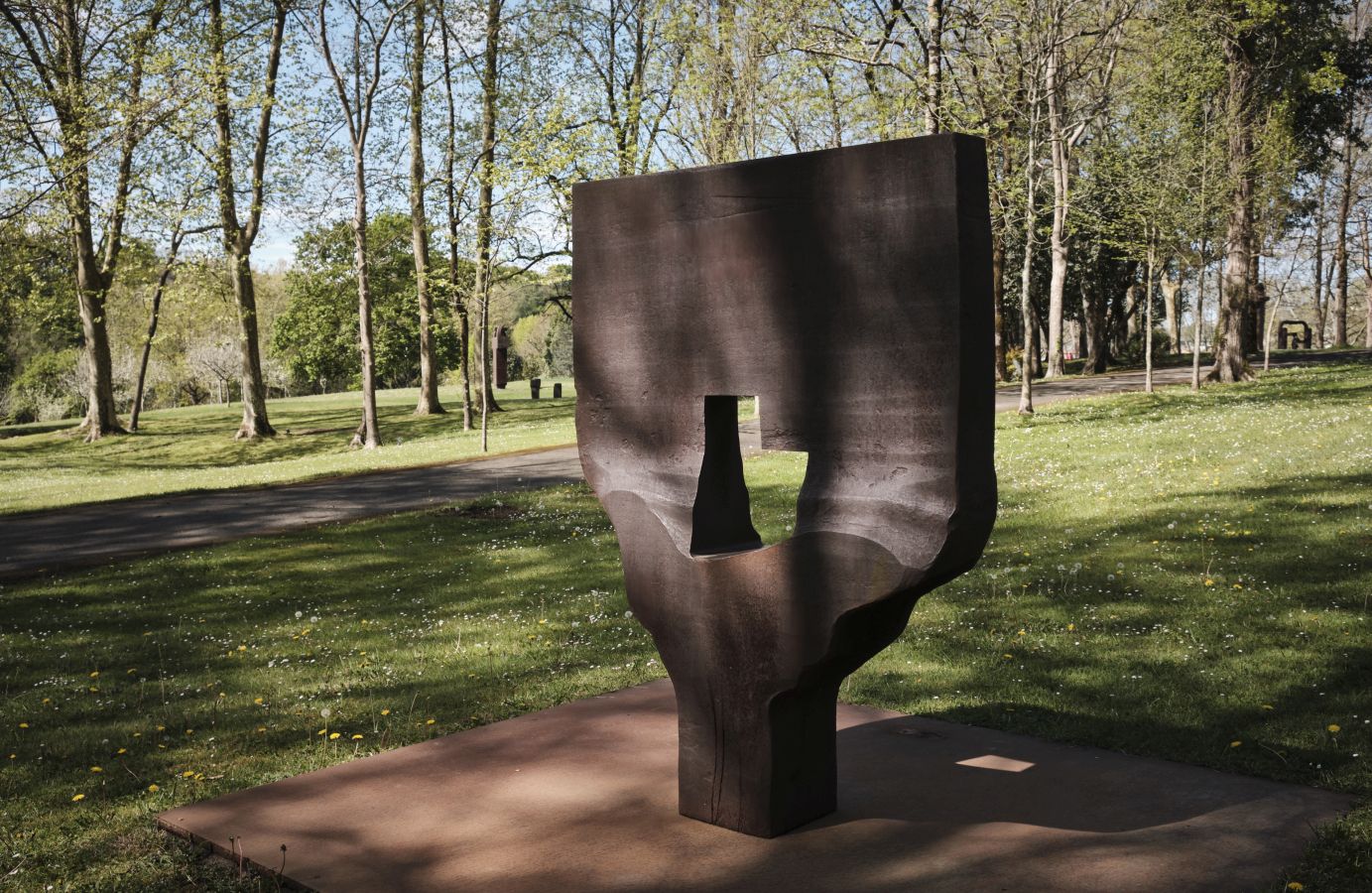 Los responsables del remodelado museo de Zabalaga presentan las nuevas instalaciones y la exposición inaugural antes de su reapertura al público