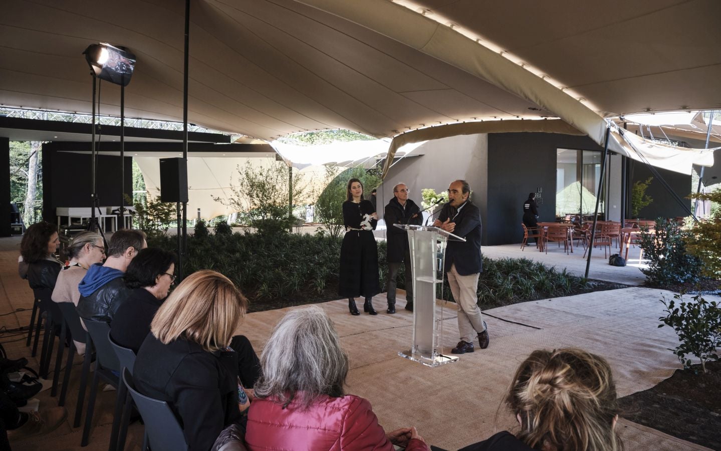 Los responsables del remodelado museo de Zabalaga presentan las nuevas instalaciones y la exposición inaugural antes de su reapertura al público