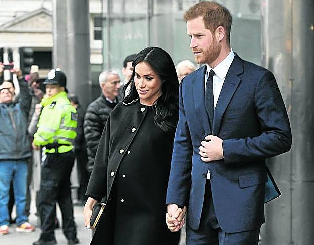 Meghan y Enrique,duques de Sussex,en un acto oficial en Londres a mediados de marzo.
