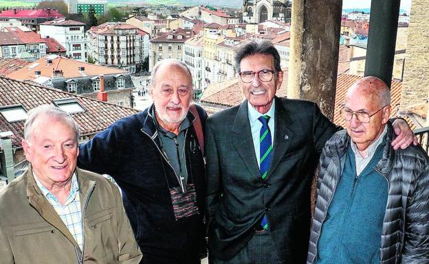 Severino Rodríguez de Yurre (HB), Alfredo Marco Tabar (UCD), Luis Alberto Aguiriano (PSOE) y José Ángel Cuerda (PNV). 
