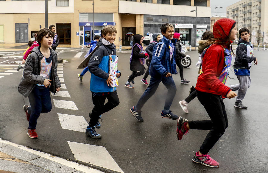 Fotos: La Korrika Txiki llega a Vitoria