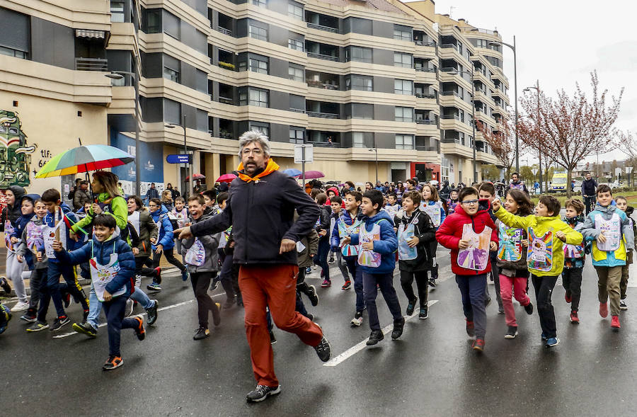 Fotos: La Korrika Txiki llega a Vitoria