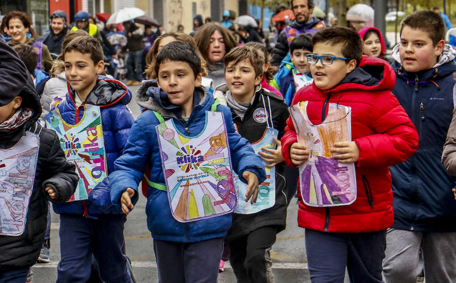 Fotos: La Korrika Txiki llega a Vitoria