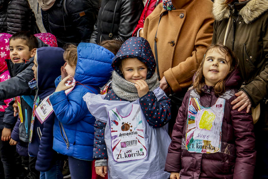 Fotos: La Korrika Txiki llega a Vitoria