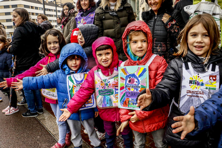 Fotos: La Korrika Txiki llega a Vitoria