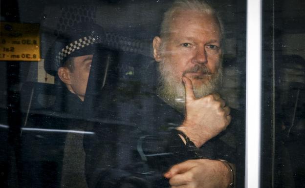 Julian Assange, fundador de Wikileaks, arrestado por la policía británica
