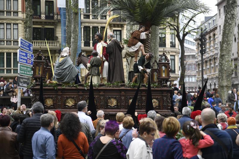 El tiempo ha animado a los bilbaínos a acudir a una de las cuatro grandes de Semana Santa