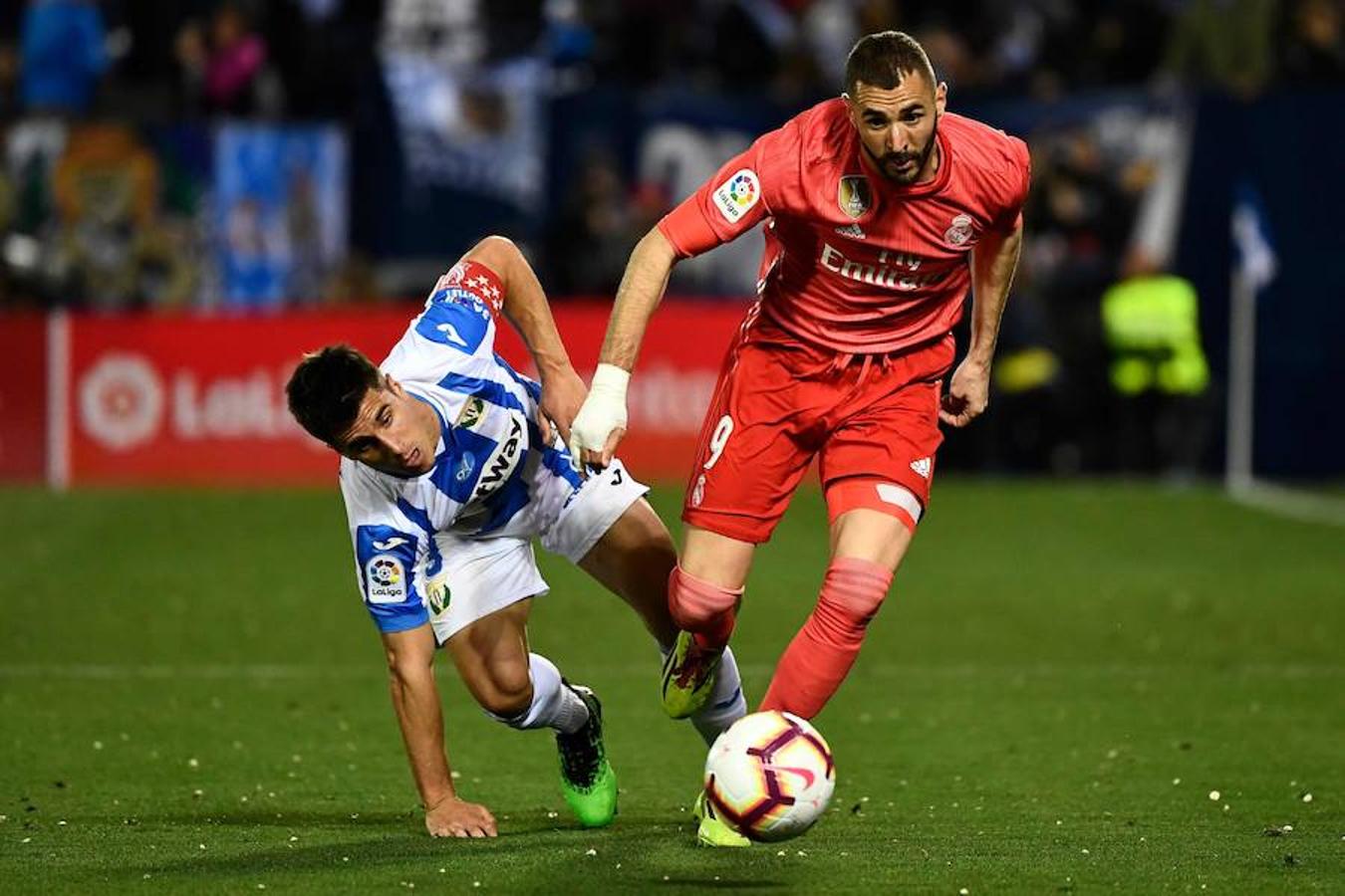 Butarque vivió una noche de emociones con la visita del Real Madrid, que jugó su primer partido de esta Liga en lunes.