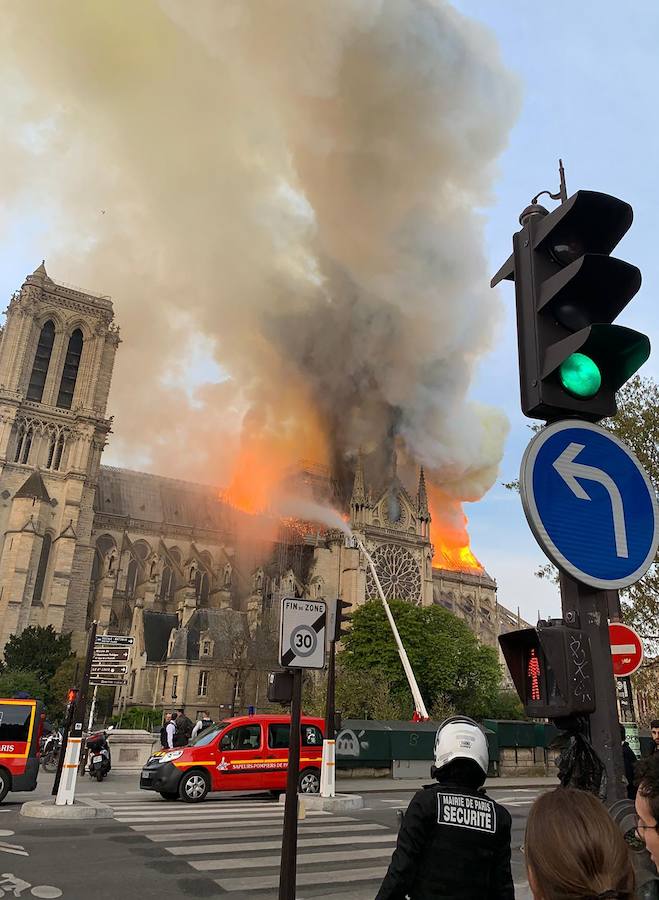 Fotos: Incendio en la catedral de Notre Dame de París