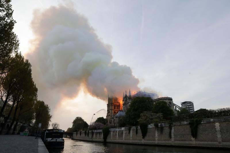 Fotos: Incendio en la catedral de Notre Dame de París