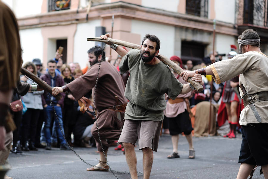 La Pasión de Balmaseda ha vuelto a tomar las calles de la localidad encartada