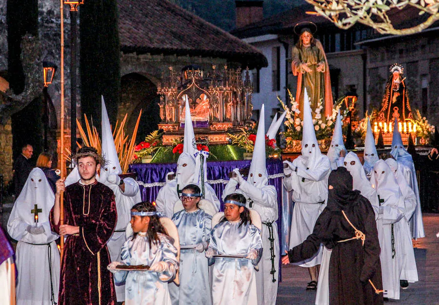 Fotos: Las cofradías procesionaron en Amurrio