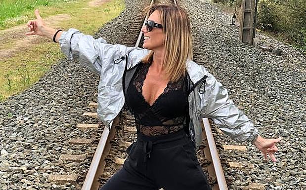 Imagen principal - Cómo llevar el chándal por la calle sin que parezca un chándal