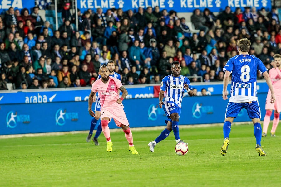 Fotos: Las mejores imágenes del Alavés - Barcelona