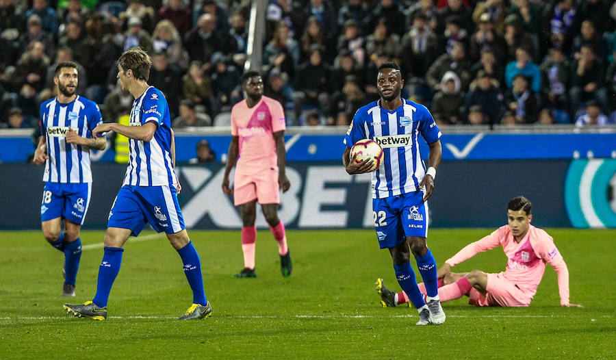 Fotos: Las mejores imágenes del Alavés - Barcelona