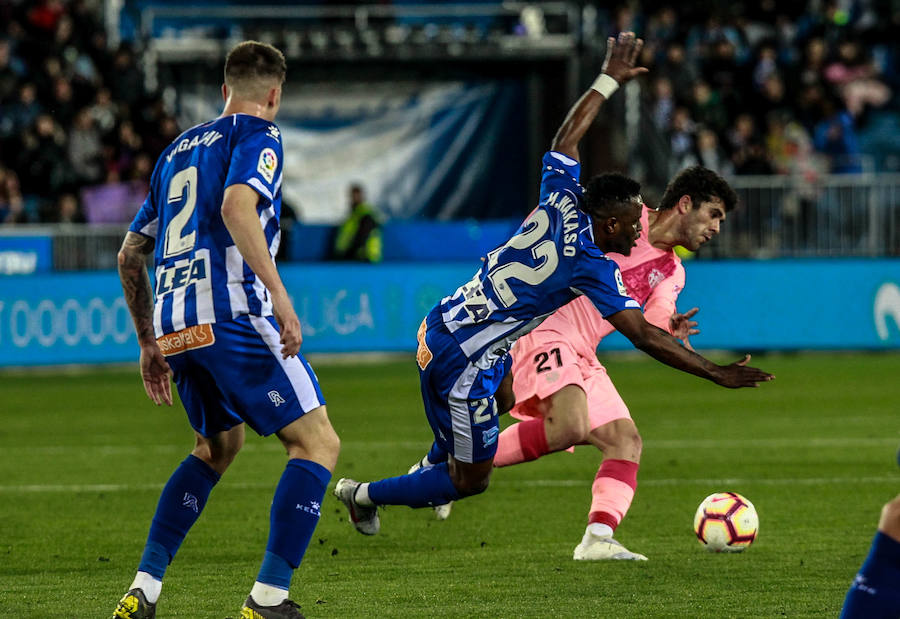 Fotos: Las mejores imágenes del Alavés - Barcelona