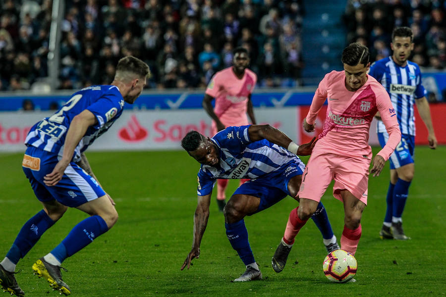 Fotos: Las mejores imágenes del Alavés - Barcelona