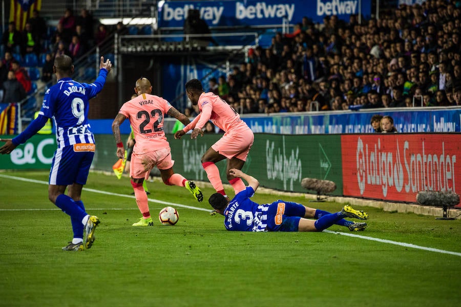 Fotos: Las mejores imágenes del Alavés - Barcelona