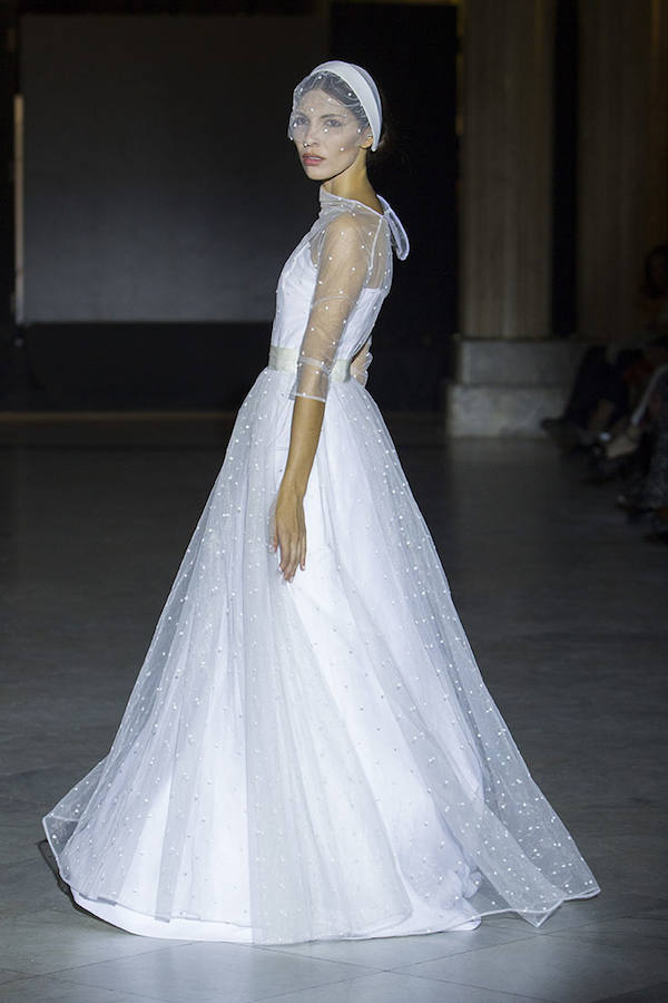 Fotos: El diseñador vasco ha presentado su nueva colección nupcial